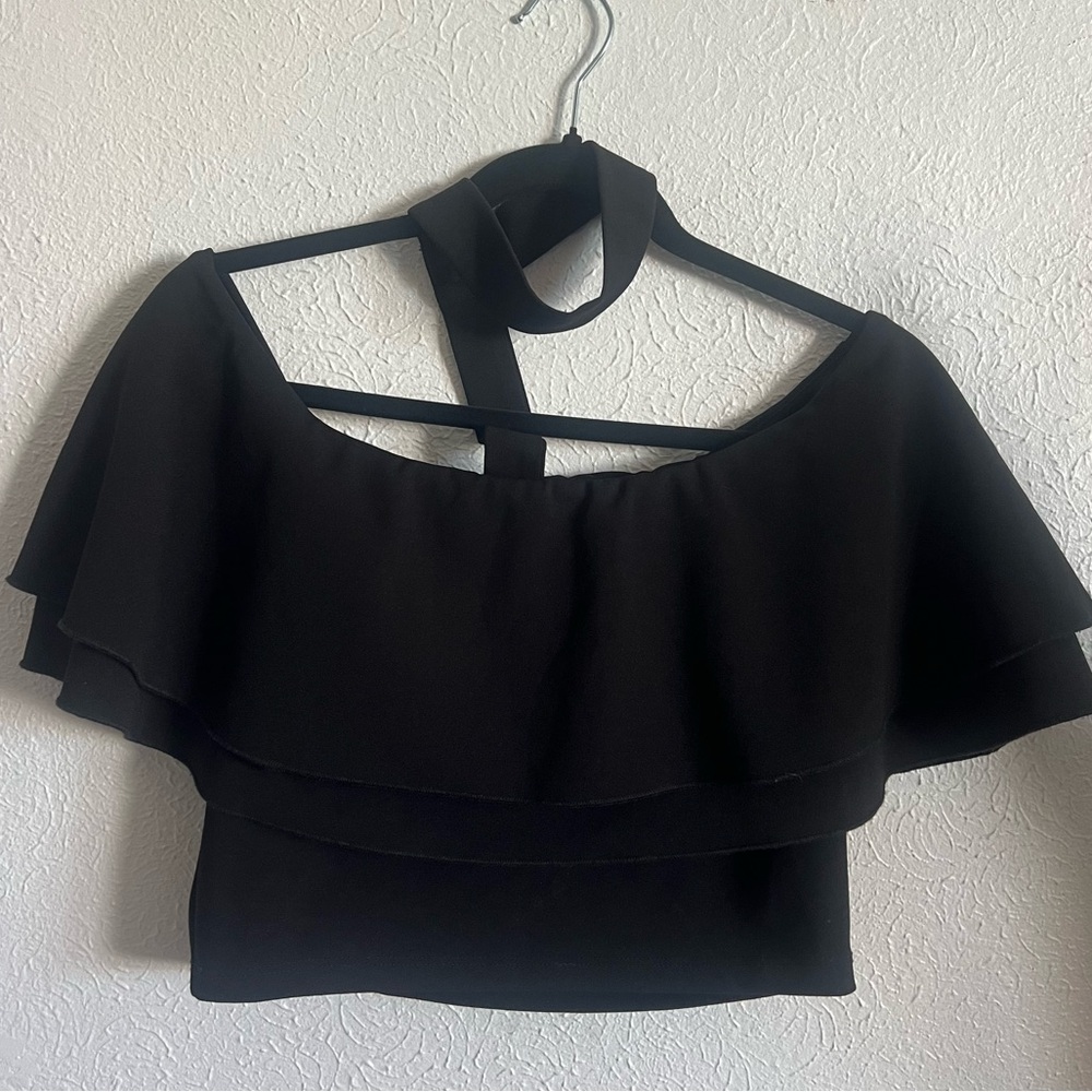 Black Off-Shoulder Women's Crop Top with choker
